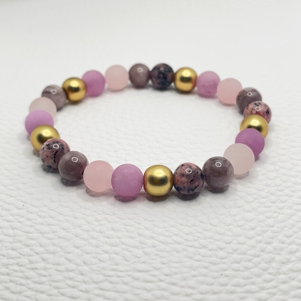 Elegant Pink and Gold Beaded Bracelet